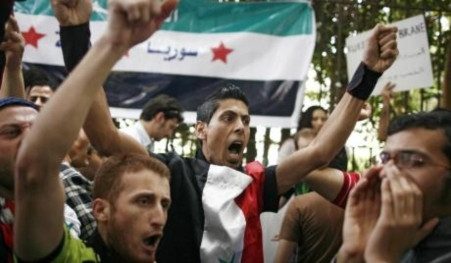 Διεθνή προστασία ζητούν διαδηλωτές στη Συρία